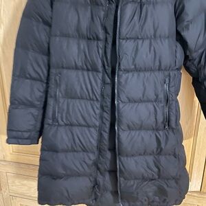 The North face parka size large, color, black